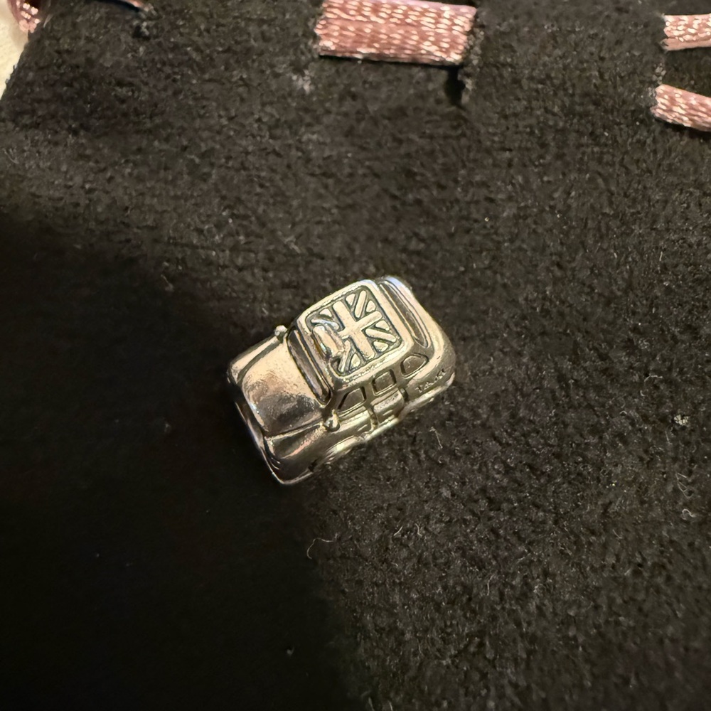 Pandora London Taxi Charm Pre-Owned.
